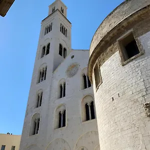 Landlord 8 - Finestra Sulla Cattedrale Pensjonat Bari